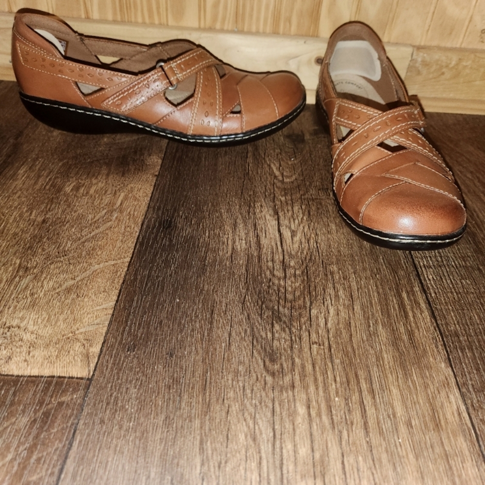 Clarks Women Ashland Spin Q Loafer